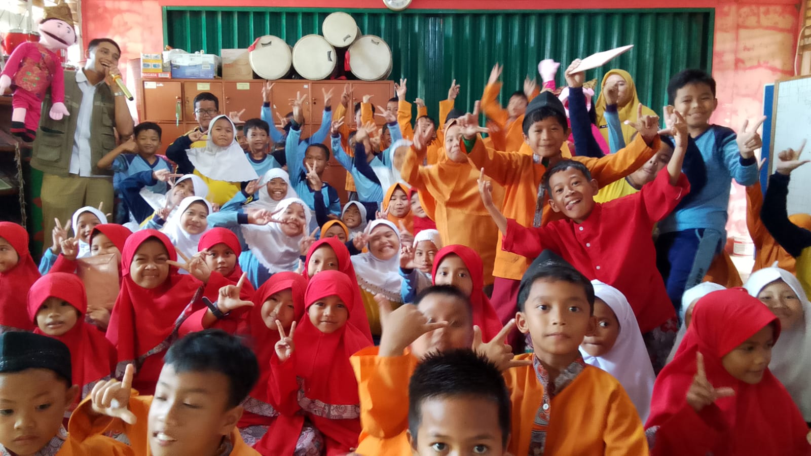 Perpustakaan Keliling ke SDN 23 Ampalu, Kecamatan Lubuk Begalung